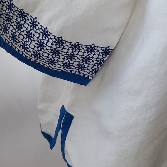 Linen Embroidered V~Neck Tunic Size Large With Blue Piping - Picture 3 of 7
